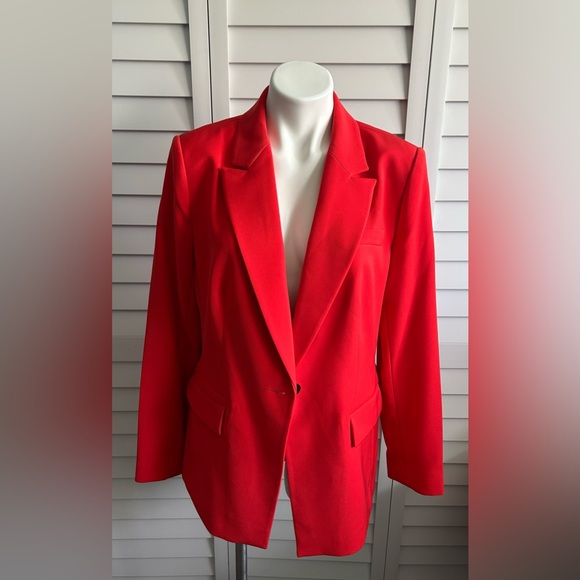 Elie Tahari | The Sylvie Single Button Blazer in Cayenne - Picture 7 of 13